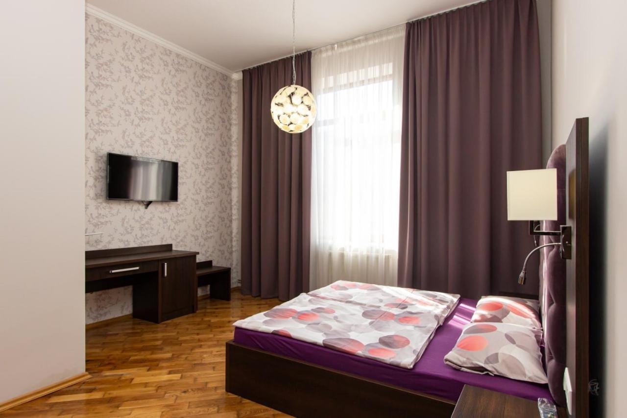 Апартаменти В Центрі Міста Ivano-Frankivsk Exterior foto